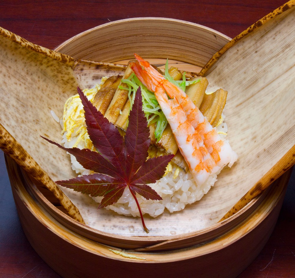 焼穴子と蒸海老の蒸寿司 嵯峨野の中秋の味覚御膳