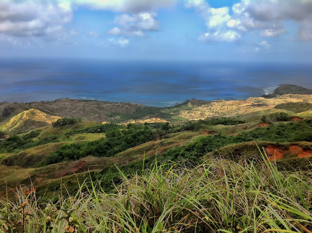 ラムラム山から海を望む (アイランドジャーニーグアム)