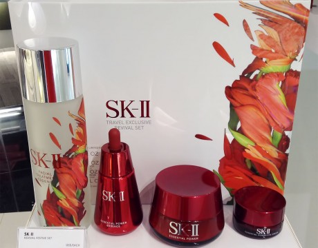 SK-II クリスマス限定スペシャルコフレ「リバイバル フェスティヴ セット($499.00)」(Tギャラリアグアム)