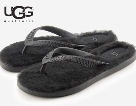 UGGのビーチサンダル「Fluffie (フラッフィー)」